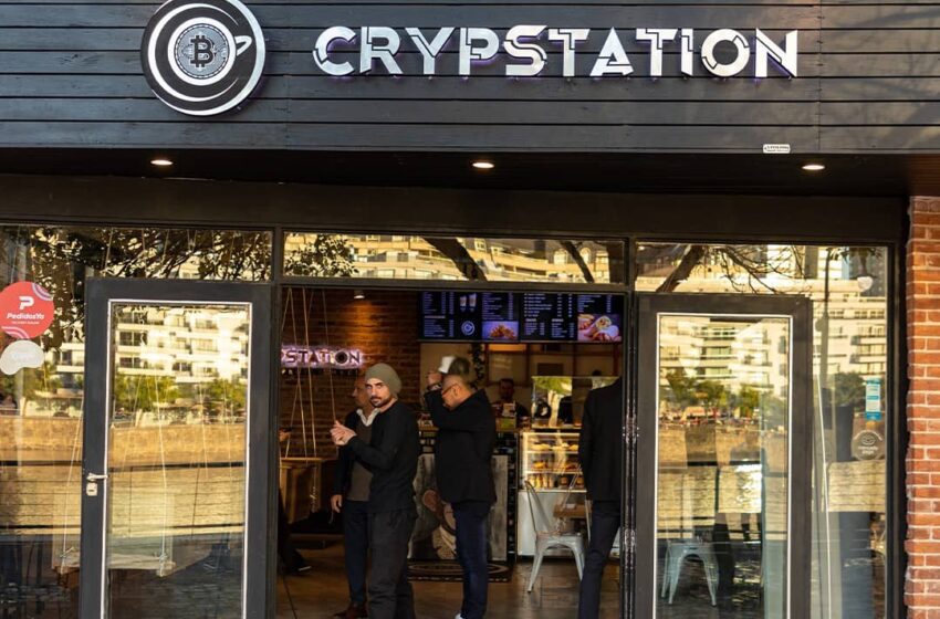  Abrió el primer cripto café en Argentina: tiene cajero Bitcoin y se puede pagar con criptomonedas